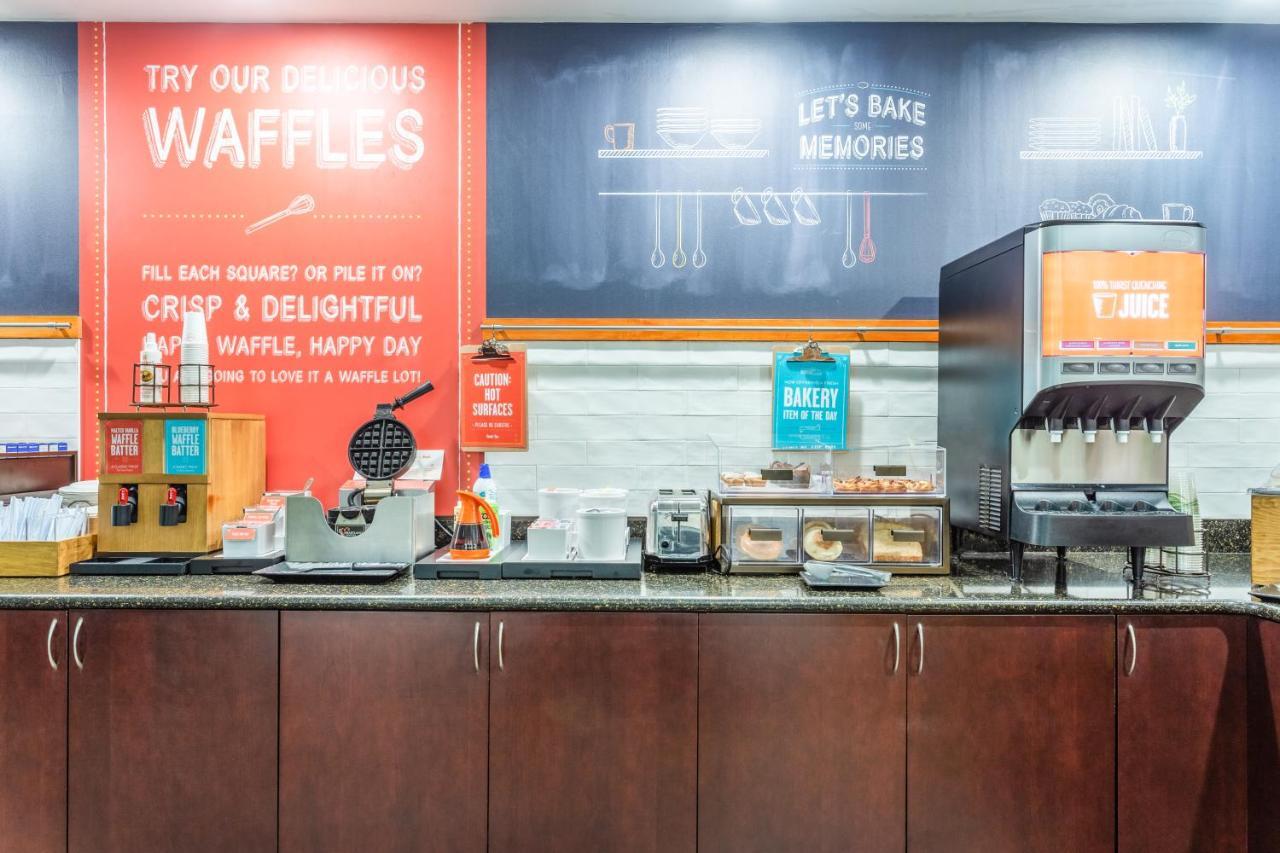 Hampton Inn Eau Claire Zewnętrze zdjęcie