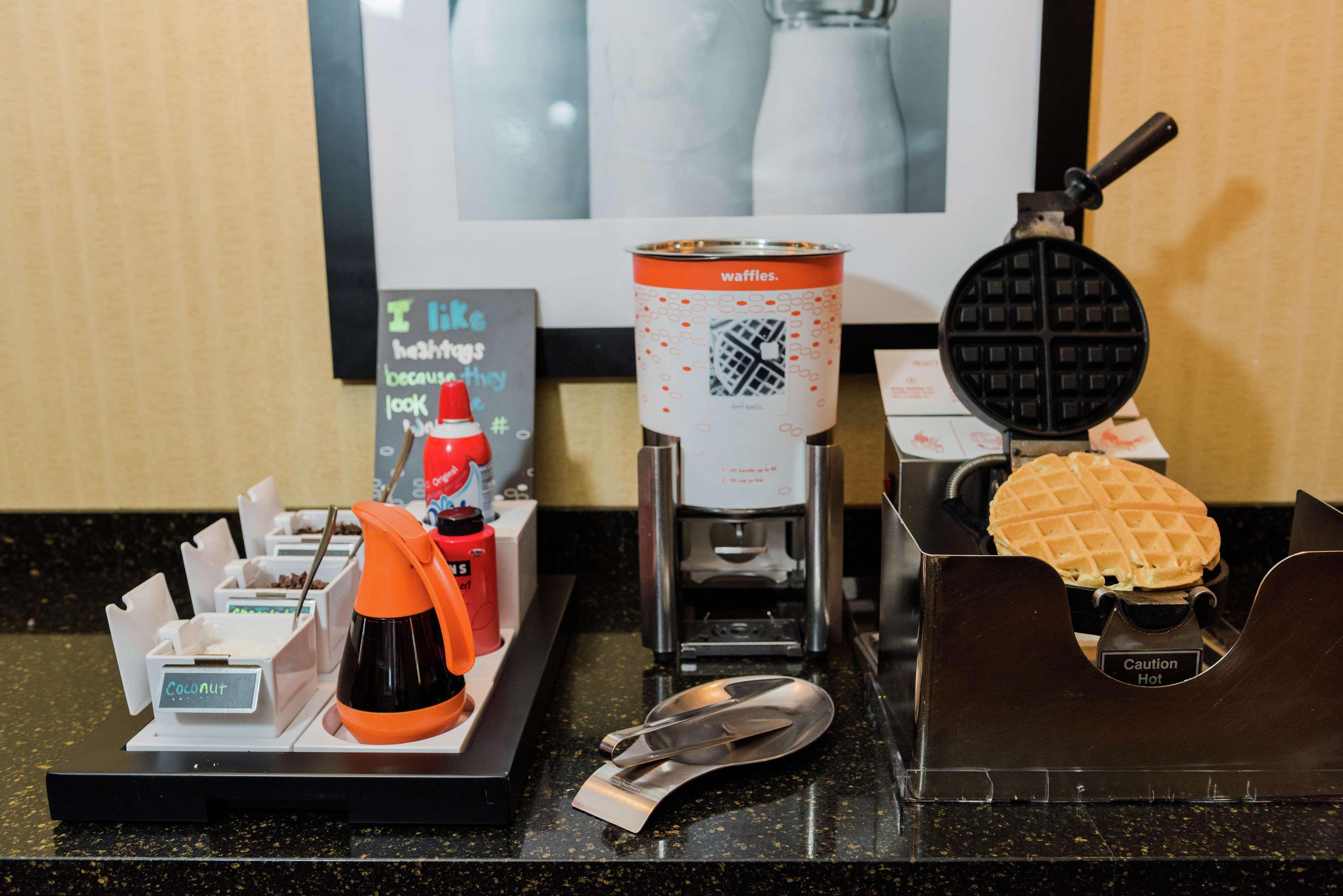Hampton Inn Eau Claire Zewnętrze zdjęcie
