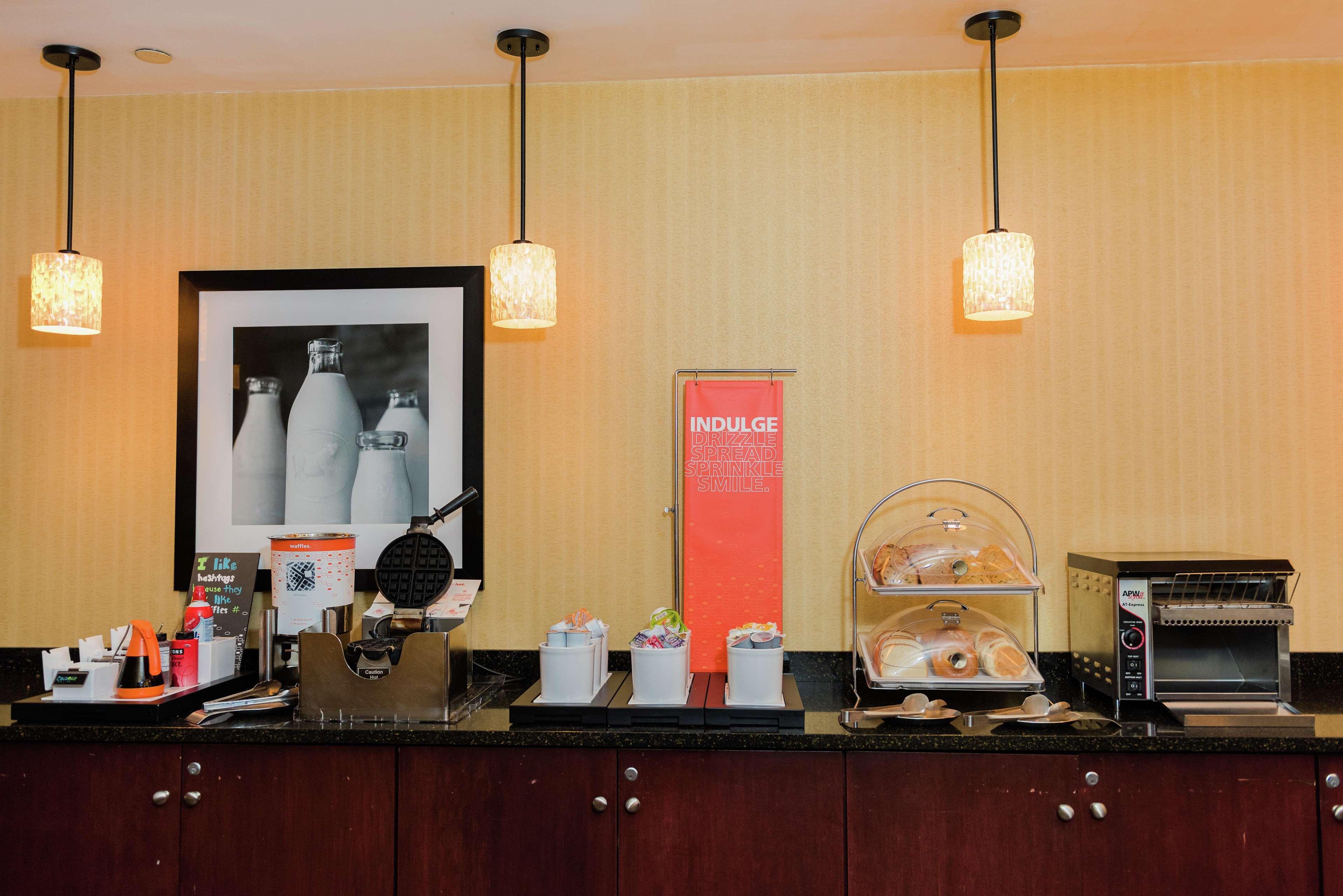Hampton Inn Eau Claire Zewnętrze zdjęcie